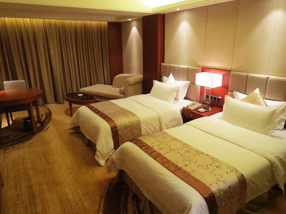 Rongjiang Hotel Jieyang Exterior photo