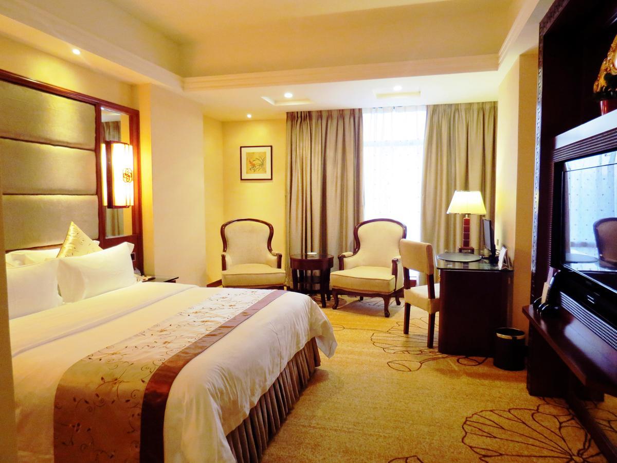 Rongjiang Hotel Jieyang Exterior photo