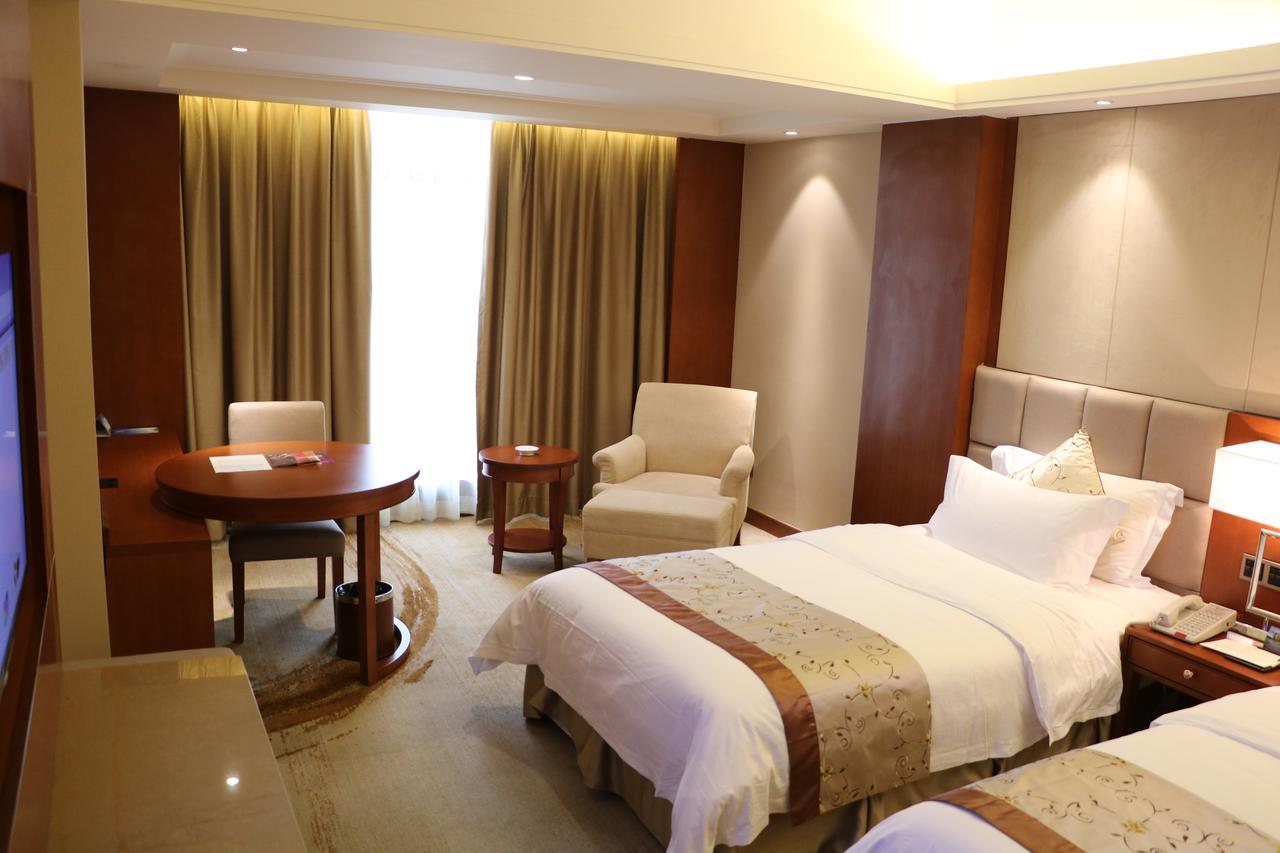 Rongjiang Hotel Jieyang Exterior photo
